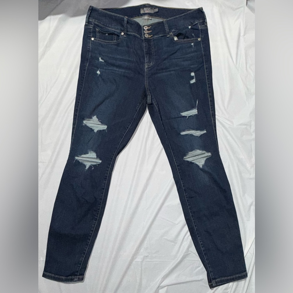 Torrid 18R Jegging Dark Blue Stretch Distressed Super Soft Skinny NWOT